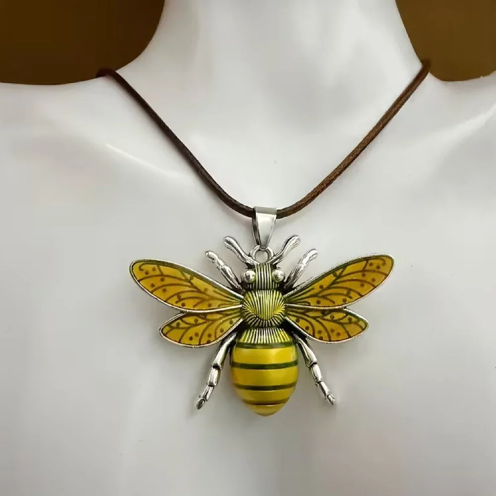 NWOT - Classic Bee Pendant Necklace - Picture 2 of 2